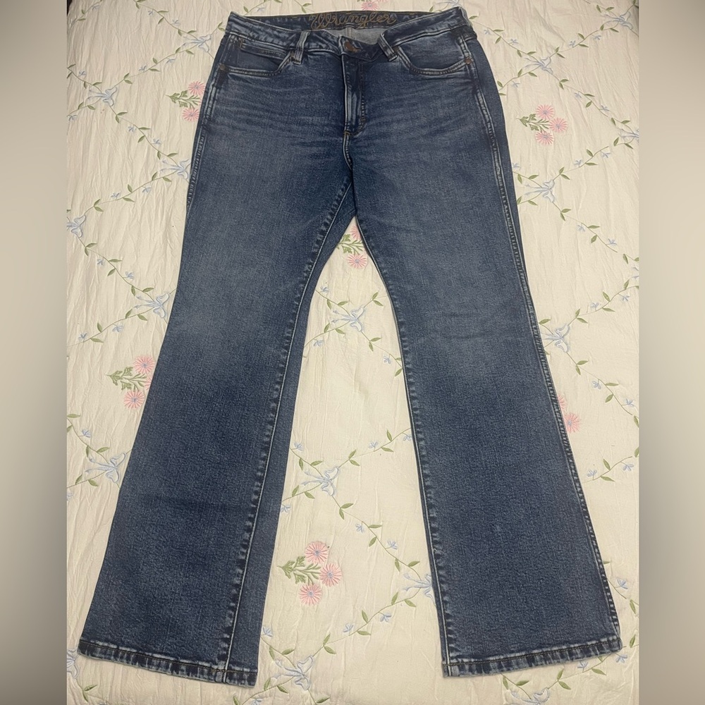 Wrangler Women's High Rise Slim Boot Jeans